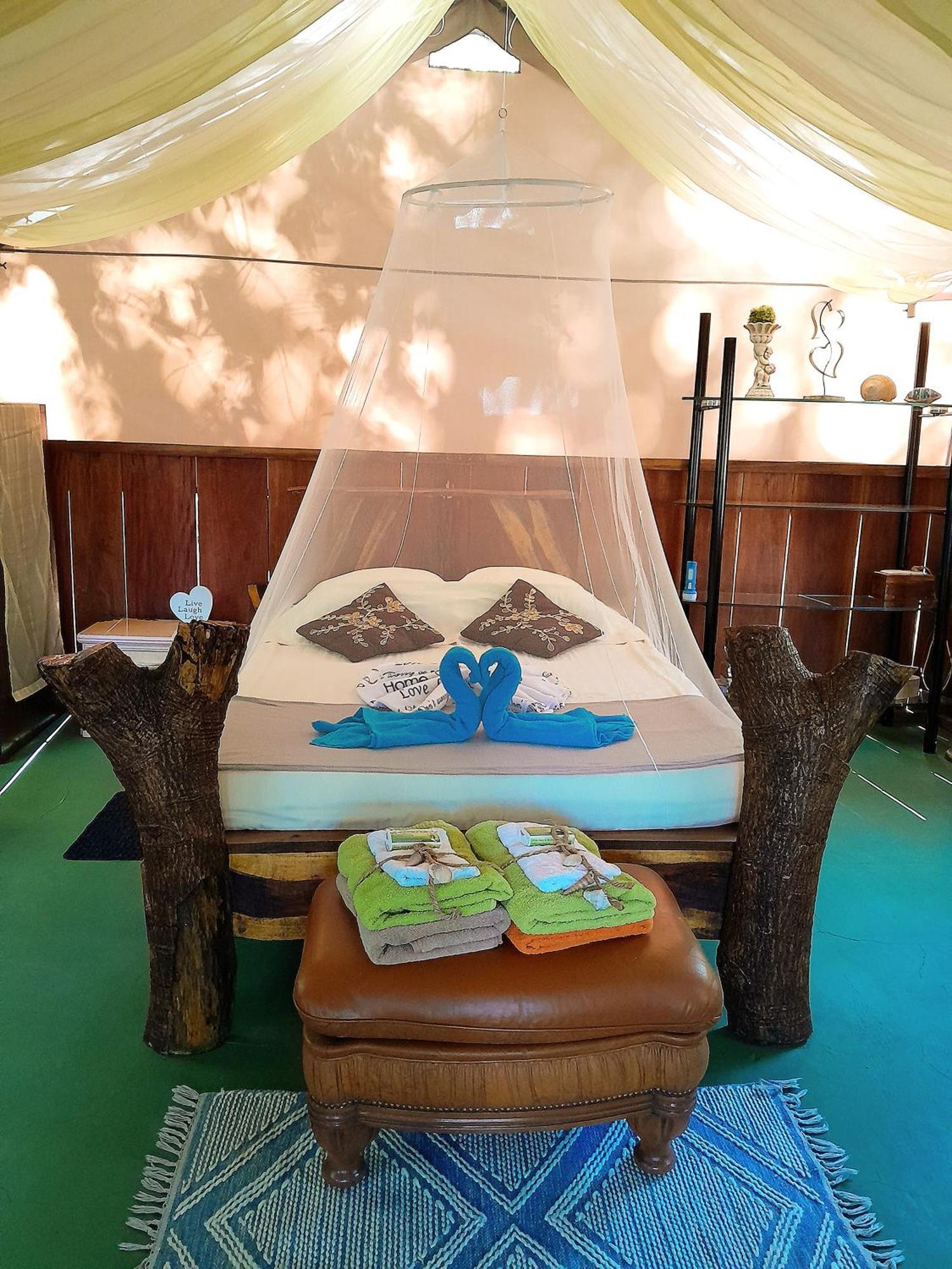 Fully Furnished Family Jungle Tent, Latino Glamping Пакера Экстерьер фото